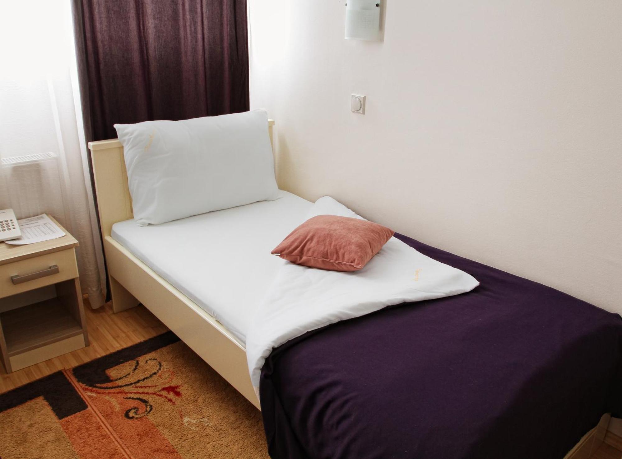 Garni Hotel Hamburg Зайечар Екстериор снимка