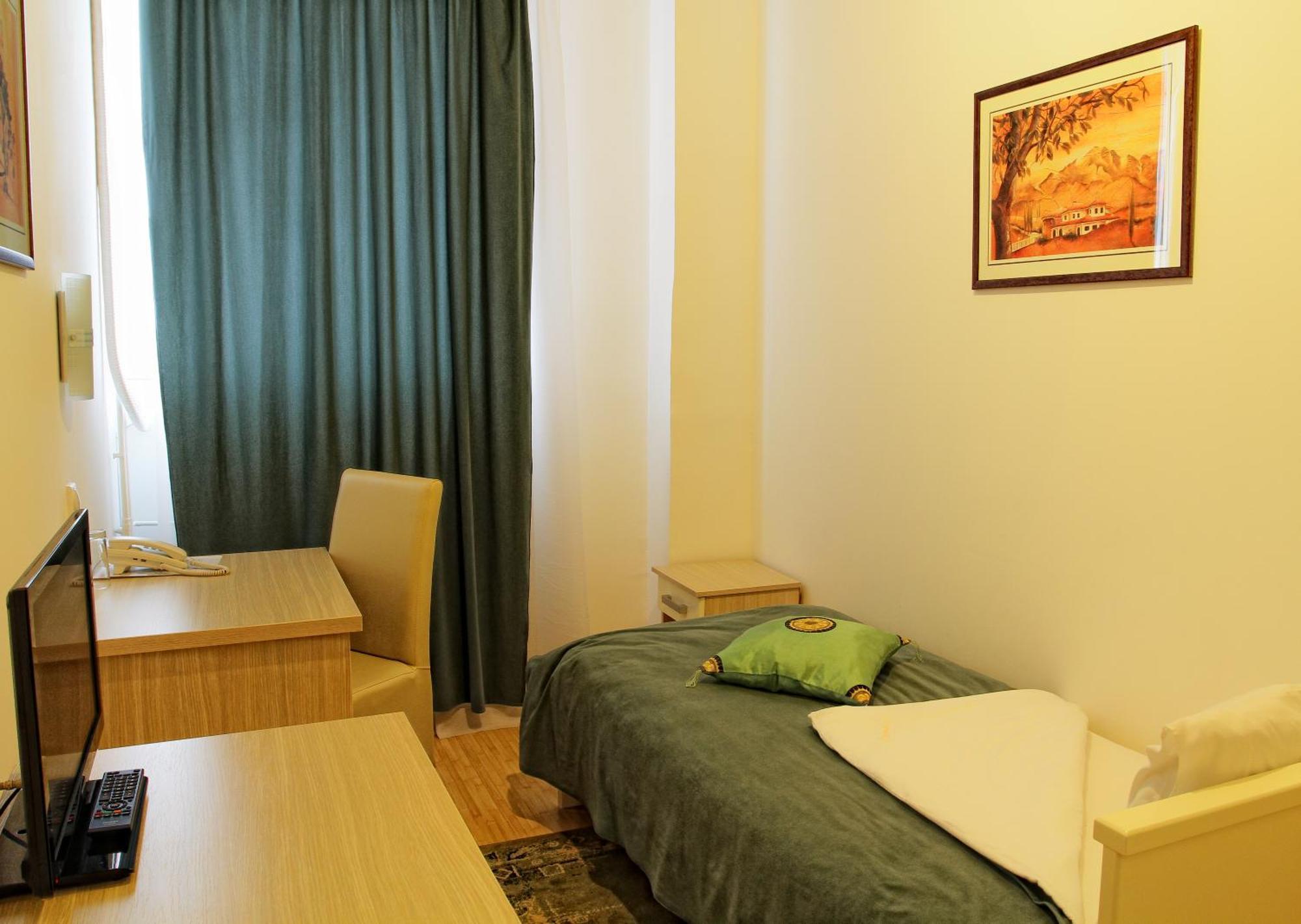 Garni Hotel Hamburg Зайечар Екстериор снимка