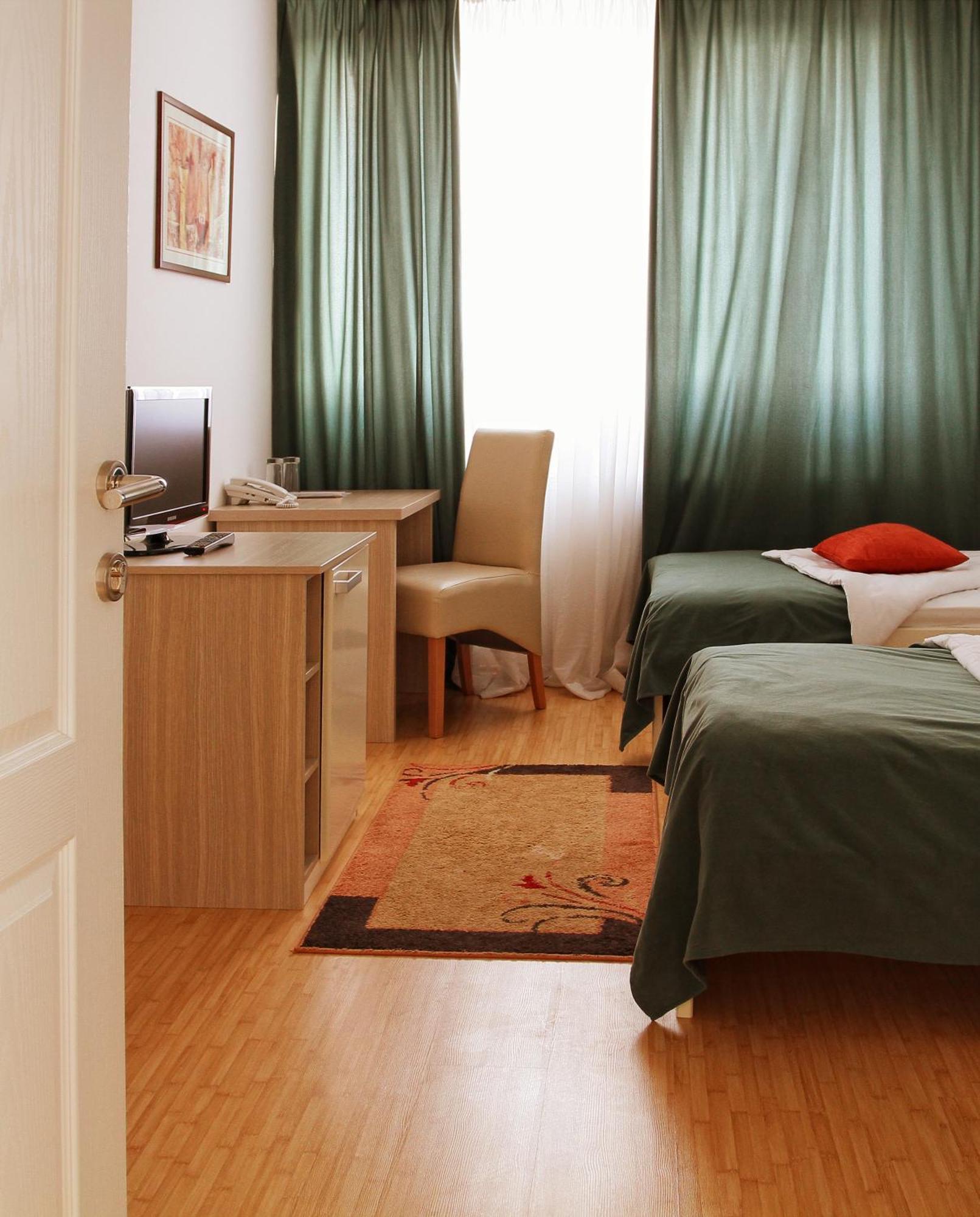 Garni Hotel Hamburg Зайечар Екстериор снимка