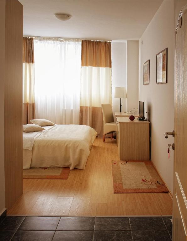 Garni Hotel Hamburg Зайечар Стая снимка